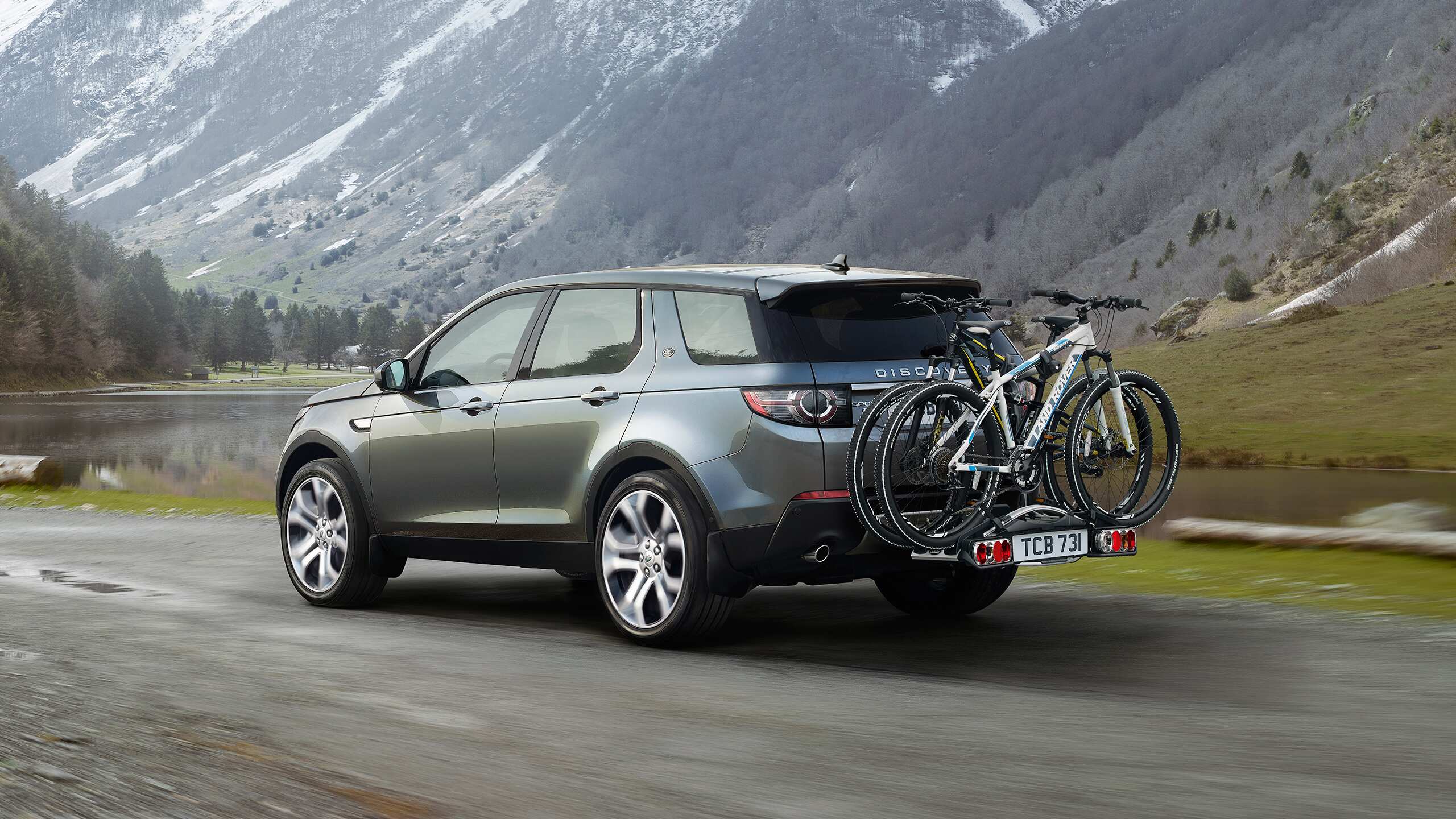 Tow bar mounted 2 cycle carrier
